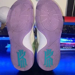Kyrie 3 easters hardly worn Nike | Shoes | Kyrie 3 Easters Hardly Worn | Poshmark main image 3